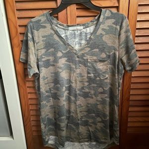 Soft tee-shirt with pocket